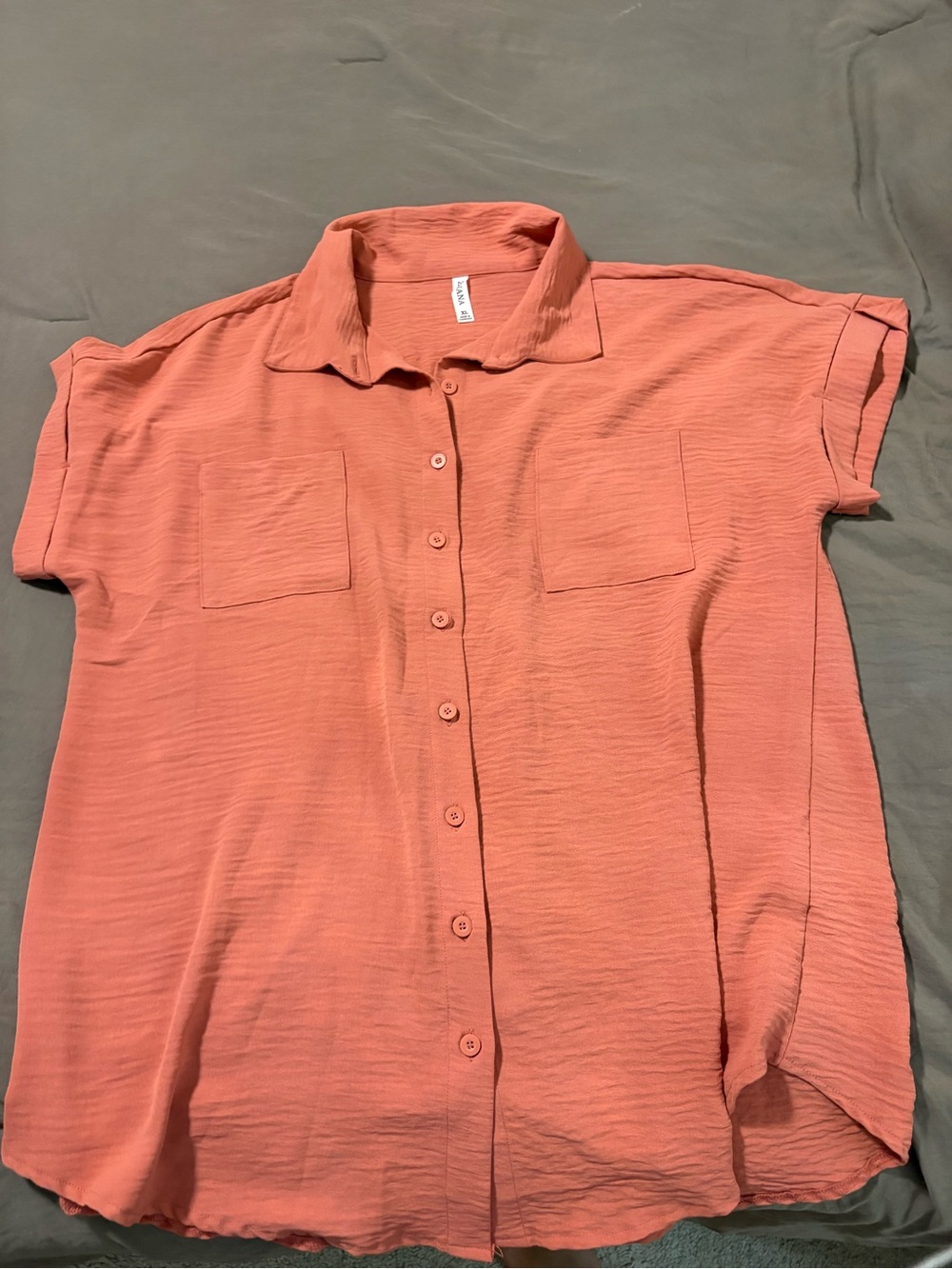 Women's Button-Front Short Sleeve Top in dusty pink